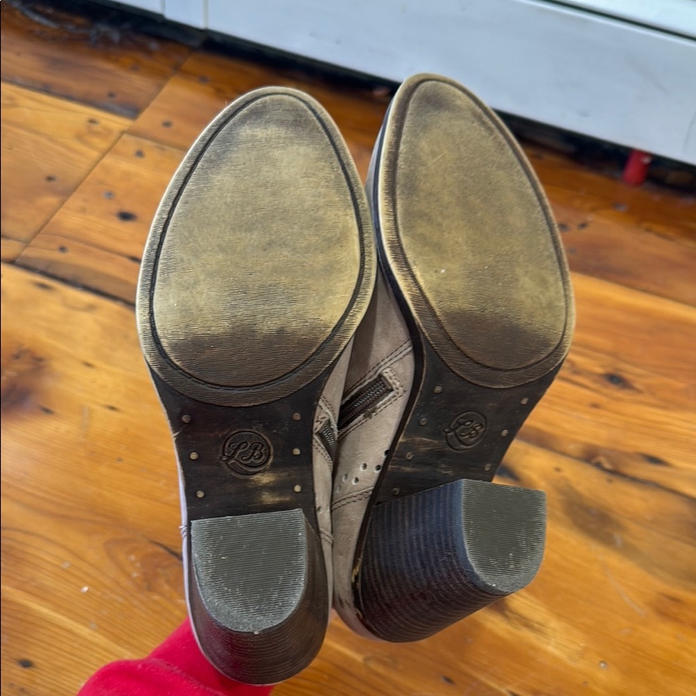 Lucky Brand Gray Tan Ankle Boots Cutout Design and Medium Stacked Heel Size 8.5 - Picture 5 of 10